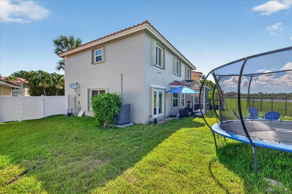 10712 Oak Lake Way Boca Raton FL 33498