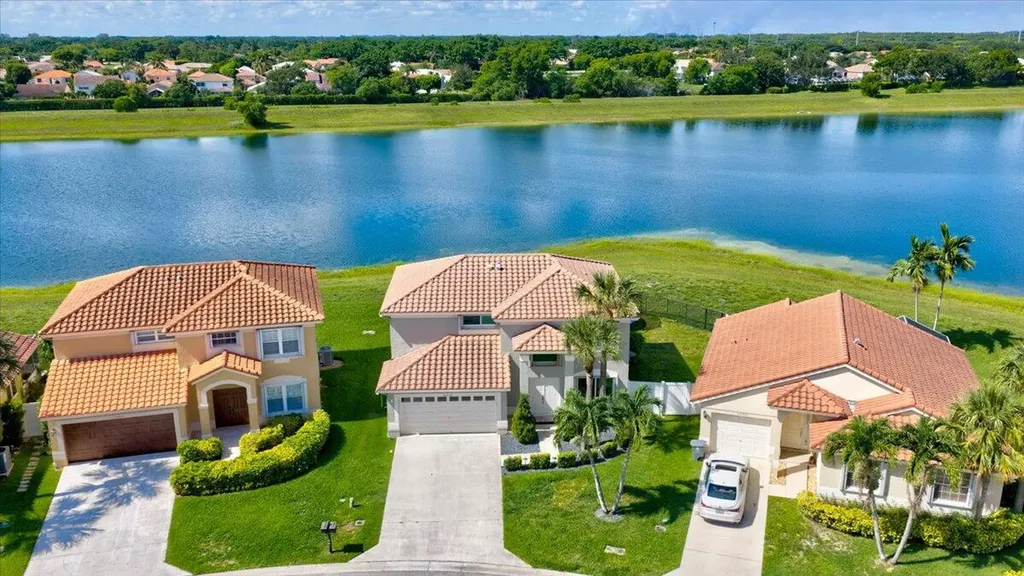 10712 Oak Lake Way Boca Raton FL 33498