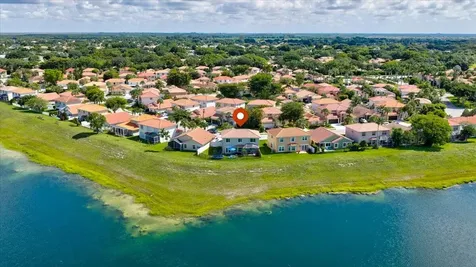 10712 Oak Lake Way Boca Raton FL 33498