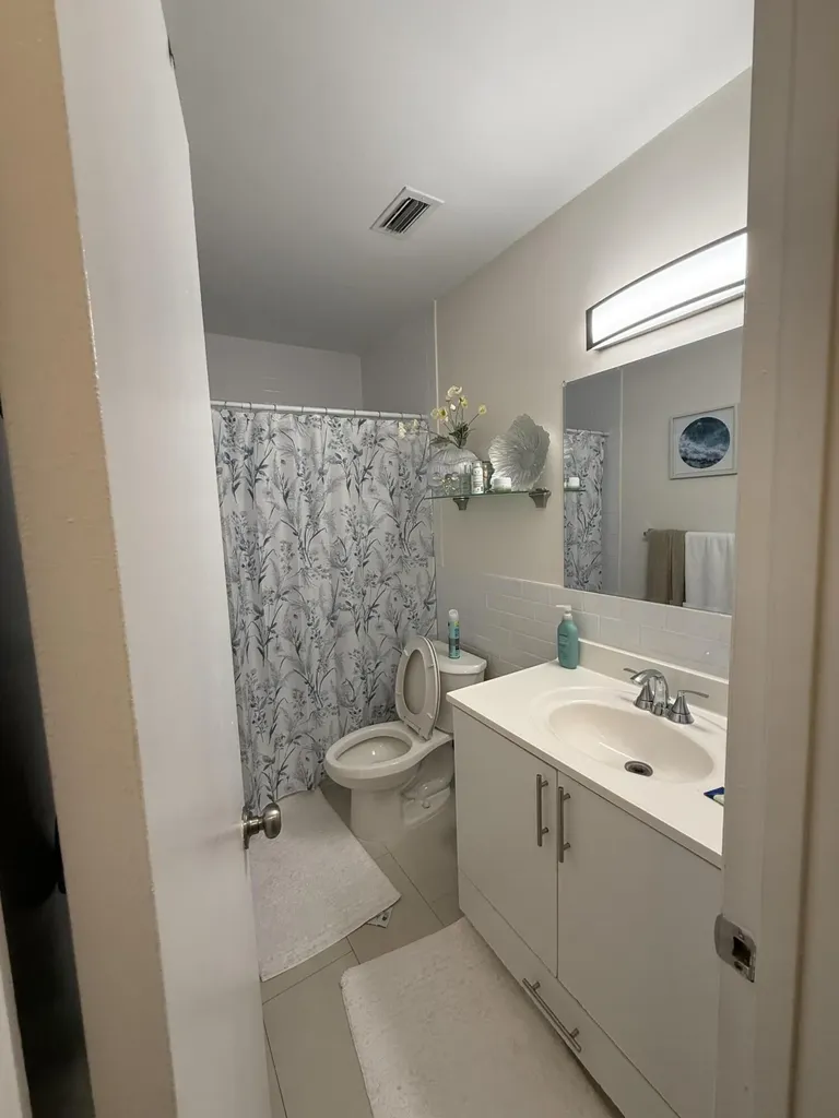 7610 NW 73rd Terrace Tamarac FL 33321