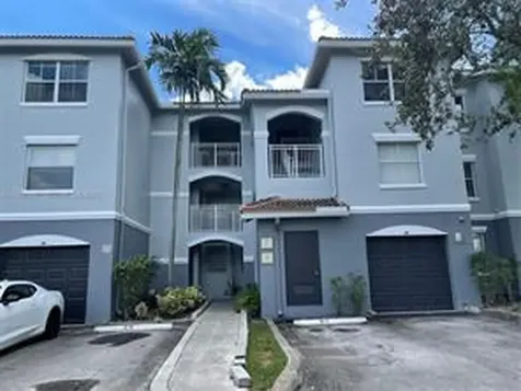 9620 NW 2nd Street Pembroke Pines FL 33024