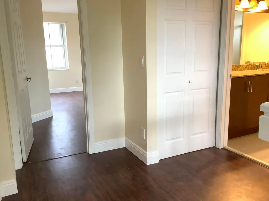 7330 NW 1st Place Plantation FL 33317