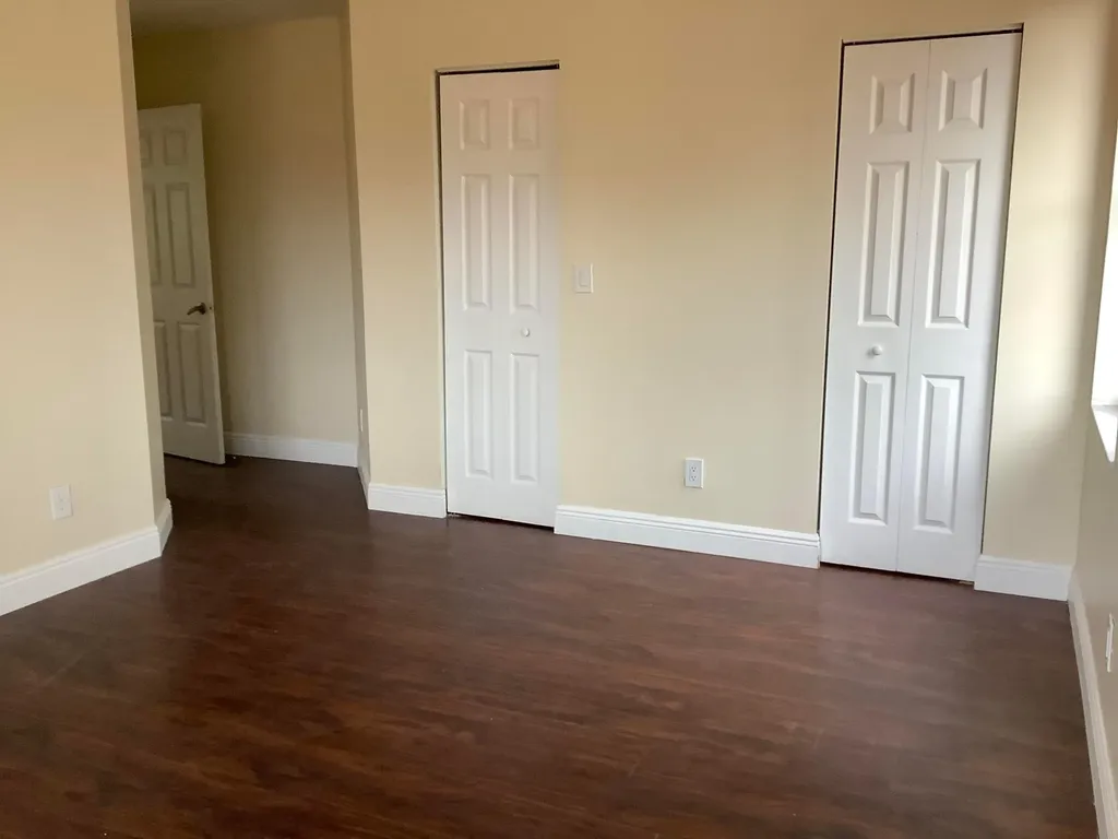 7330 NW 1st Place Plantation FL 33317