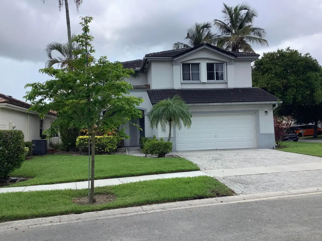 7330 NW 1st Place Plantation FL 33317