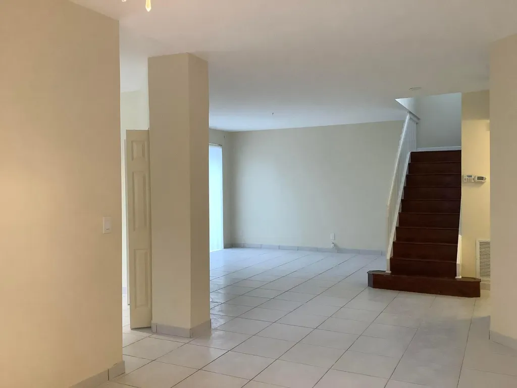 7330 NW 1st Place Plantation FL 33317