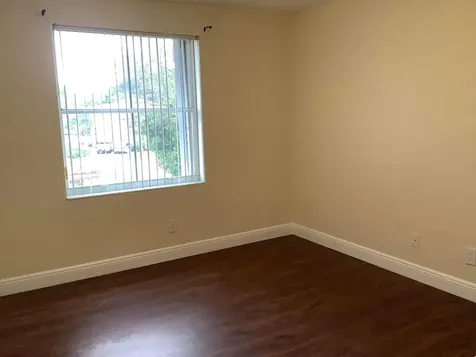 7330 NW 1st Place Plantation FL 33317