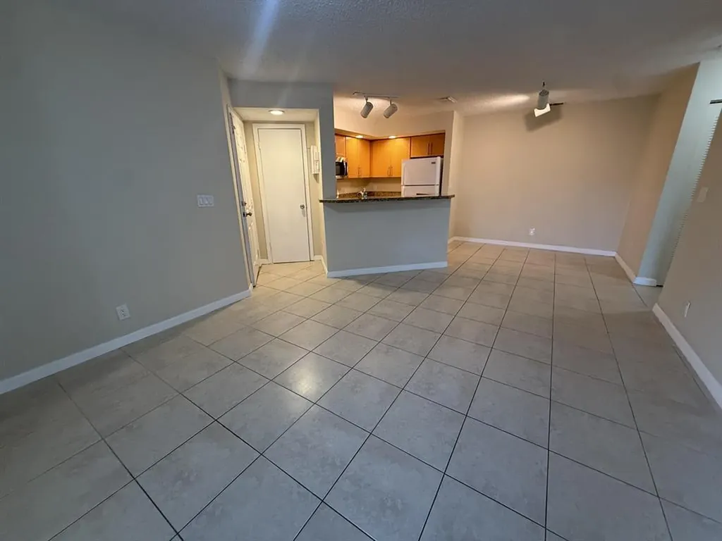 3390 Pinewalk Drive N Margate FL 33063