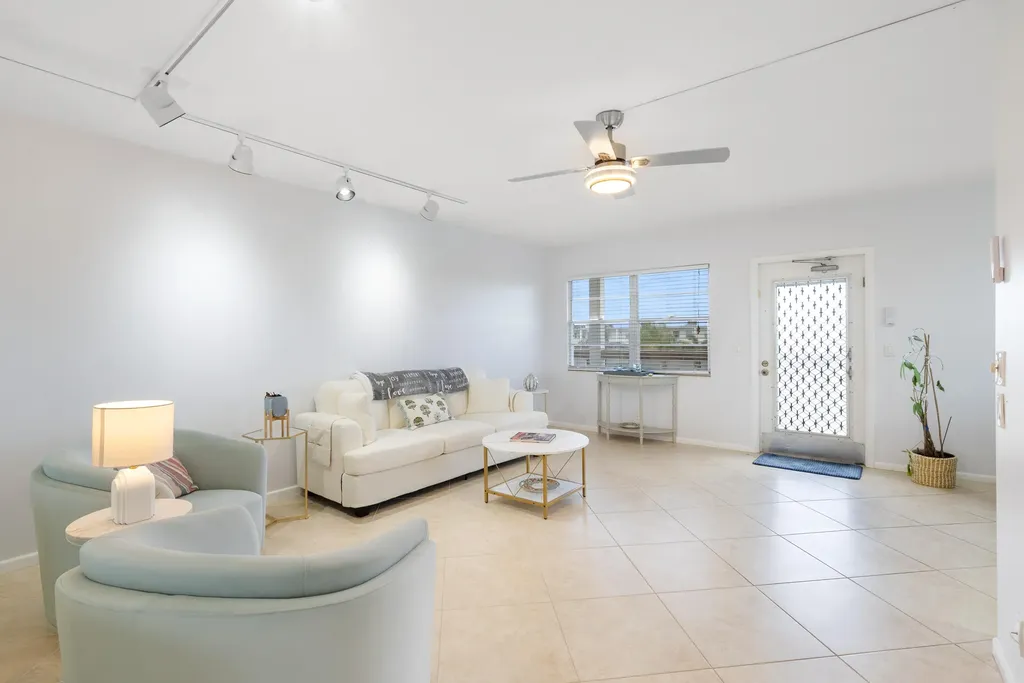 4060 Cornwall C Boca Raton FL 33434