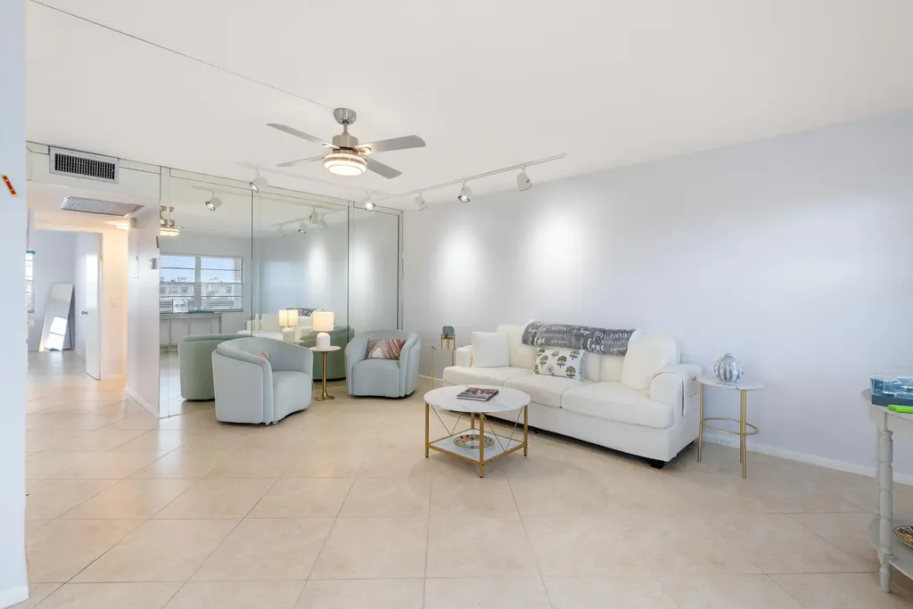 4060 Cornwall C Boca Raton FL 33434