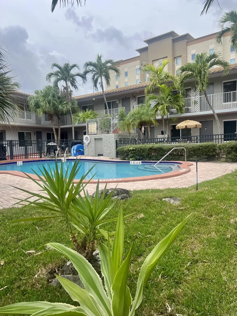 915 SE 22nd Avenue Pompano Beach FL 33062