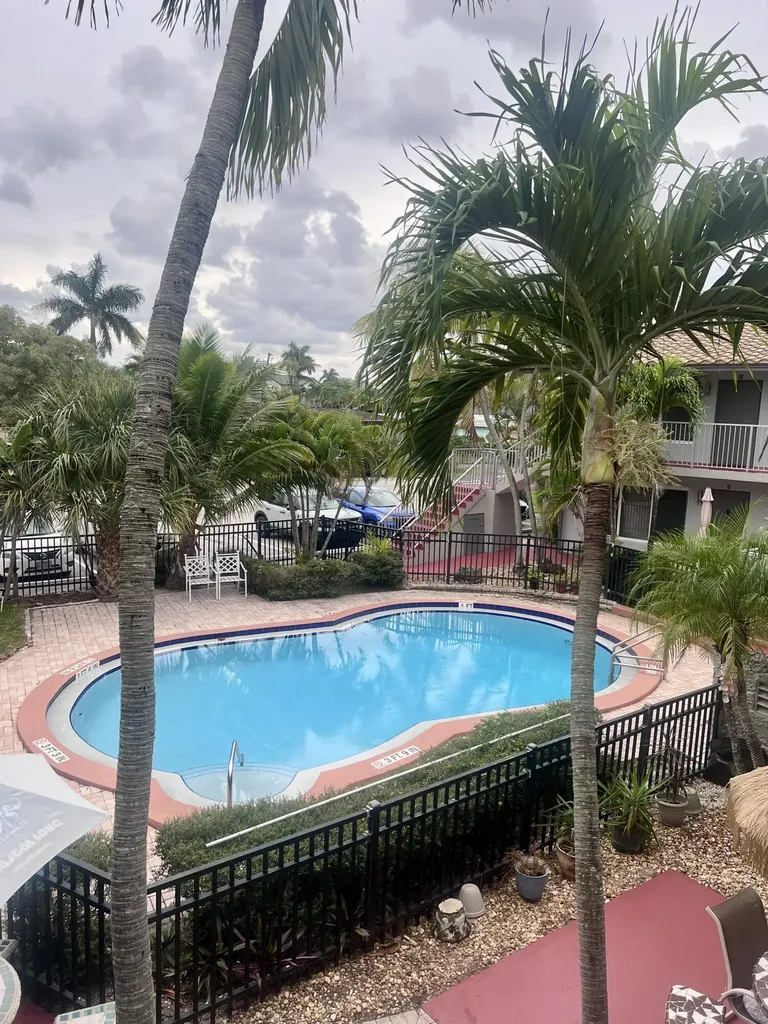 915 SE 22nd Avenue Pompano Beach FL 33062