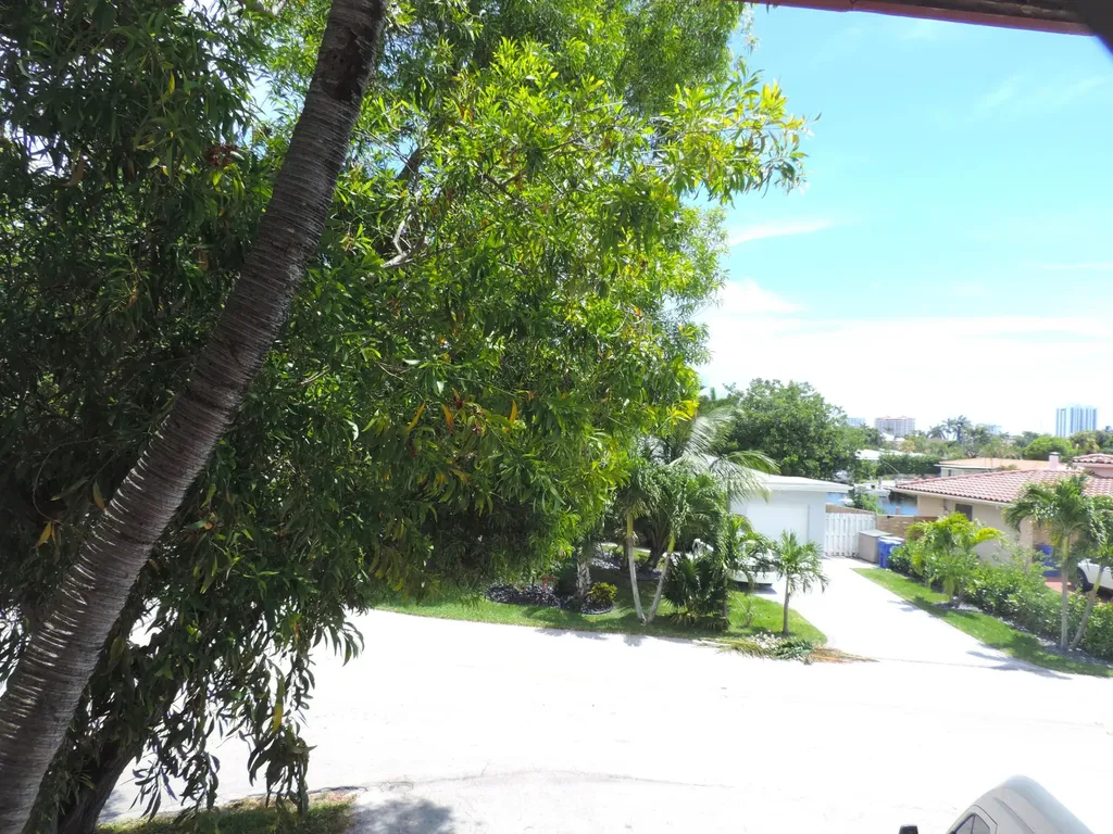 915 SE 22nd Avenue Pompano Beach FL 33062