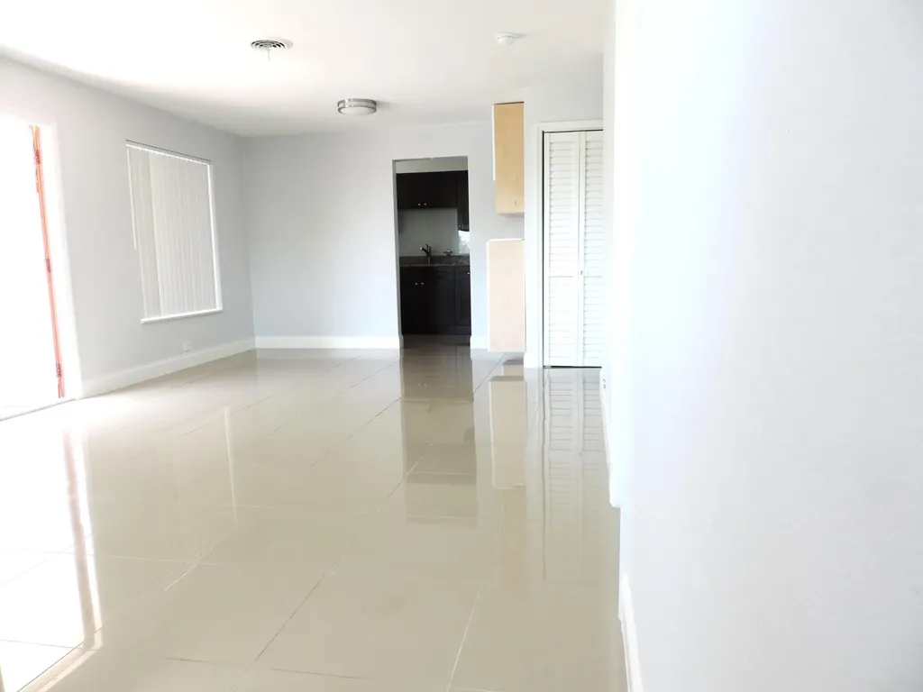 915 SE 22nd Avenue Pompano Beach FL 33062