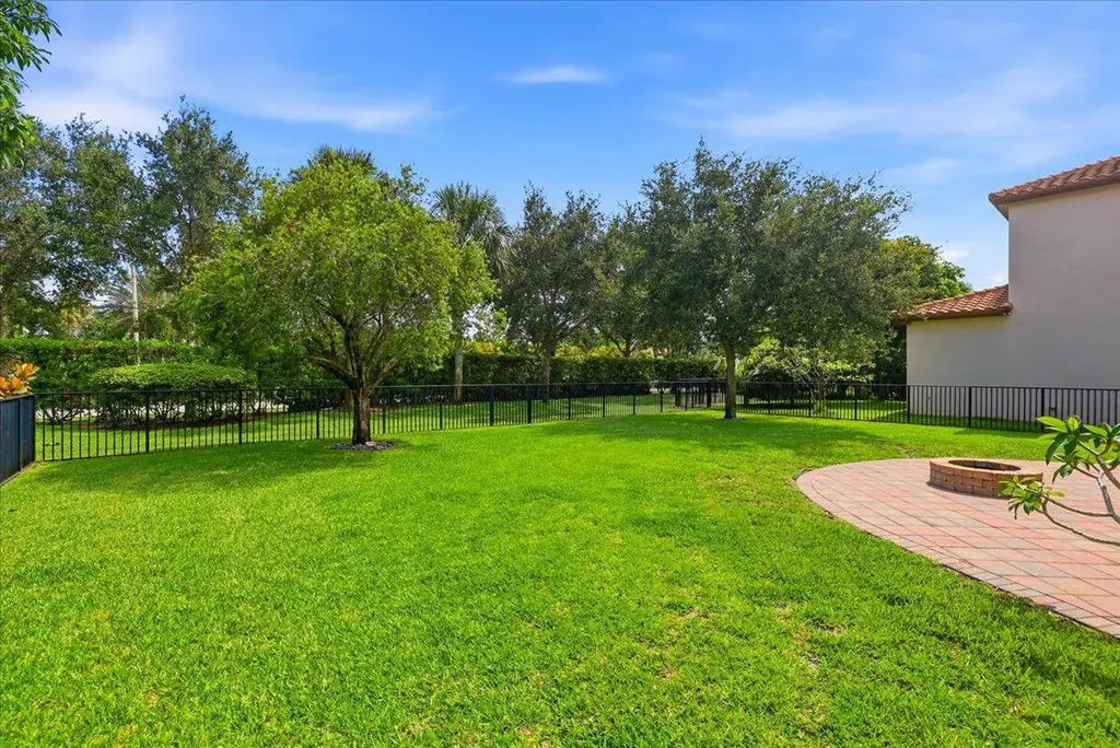 6370 Vireo Court Lake Worth FL 33463