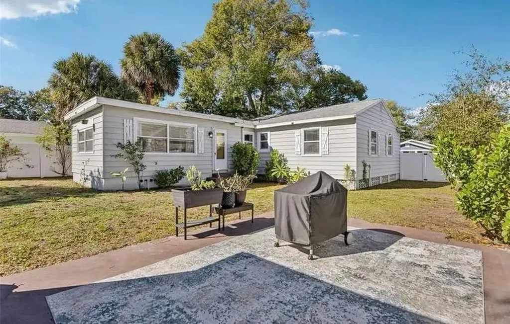 4220 SW 13th Street Miami FL 33134