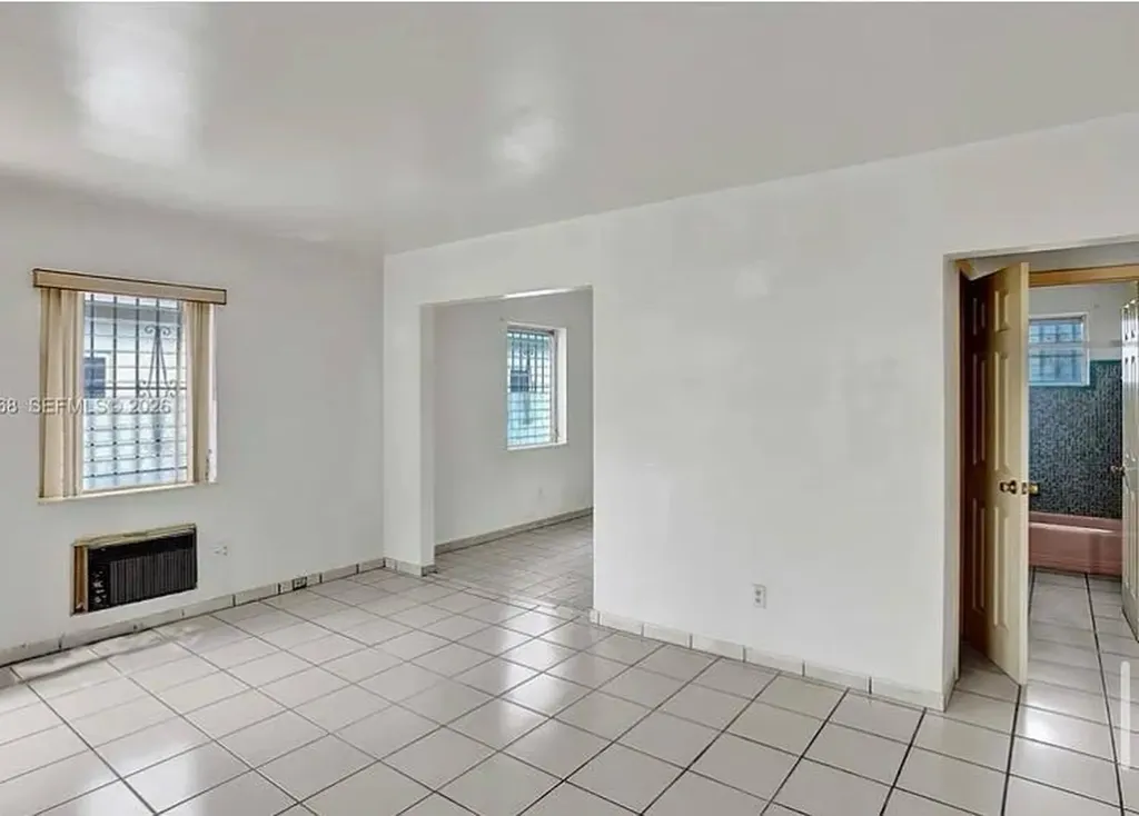 831 NW 21st Court Miami FL 33125