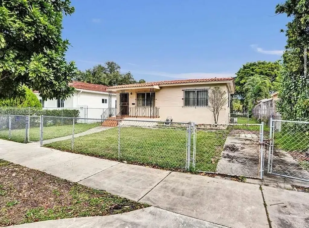 831 NW 21st Court Miami FL 33125