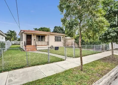 831 NW 21st Court Miami FL 33125