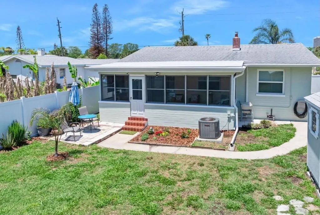 336 Seaview Avenue Daytona Beach FL 32118