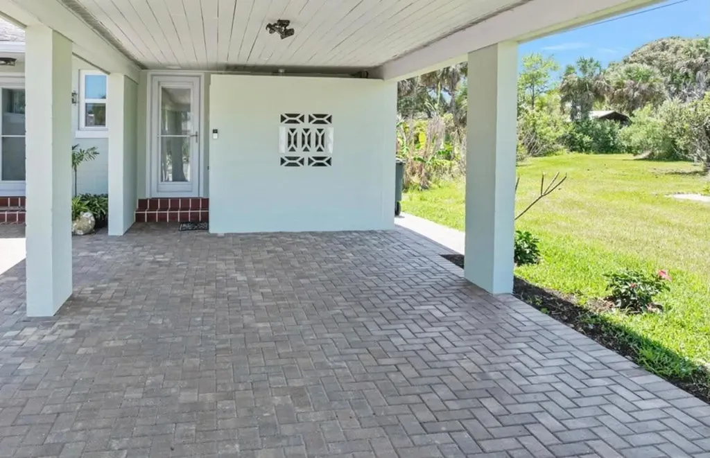 336 Seaview Avenue Daytona Beach FL 32118