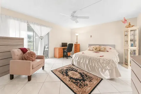 1069 Cornwall D Boca Raton FL 33434