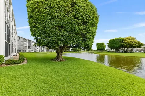 1069 Cornwall D Boca Raton FL 33434