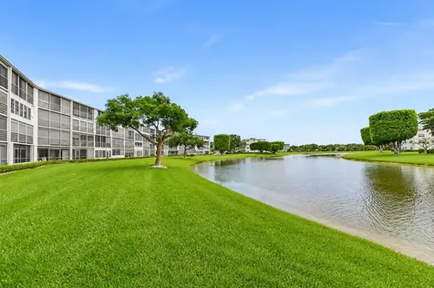 1069 Cornwall D Boca Raton FL 33434