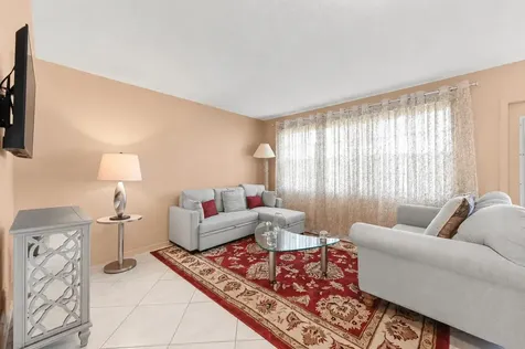 1069 Cornwall D Boca Raton FL 33434