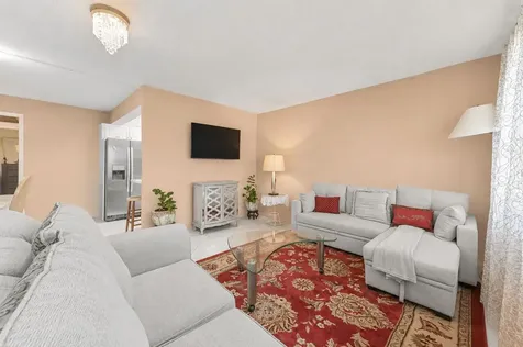 1069 Cornwall D Boca Raton FL 33434