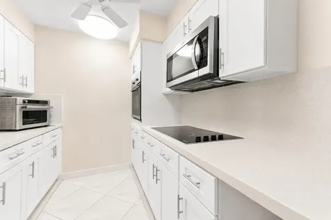1069 Cornwall D Boca Raton FL 33434