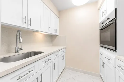 1069 Cornwall D Boca Raton FL 33434