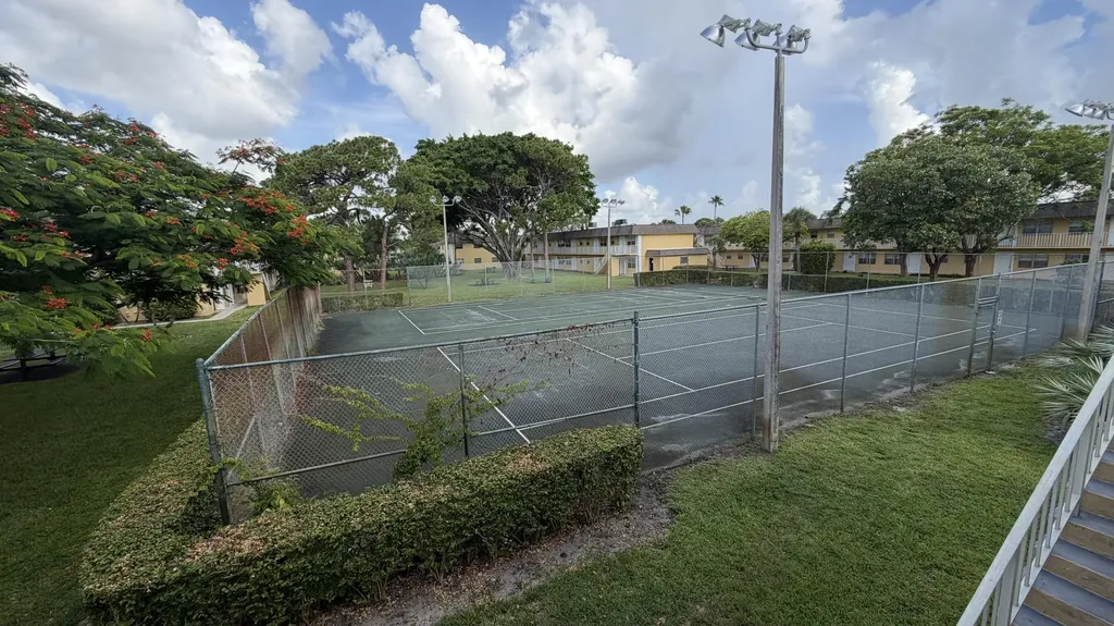 5168 NE 6th Avenue Oakland Park FL 33334