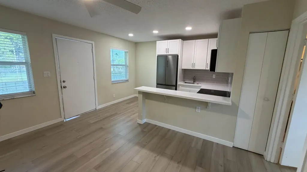 5168 NE 6th Avenue Oakland Park FL 33334