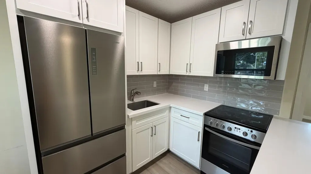 5168 NE 6th Avenue Oakland Park FL 33334