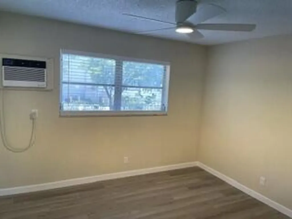 5168 NE 6th Avenue Oakland Park FL 33334
