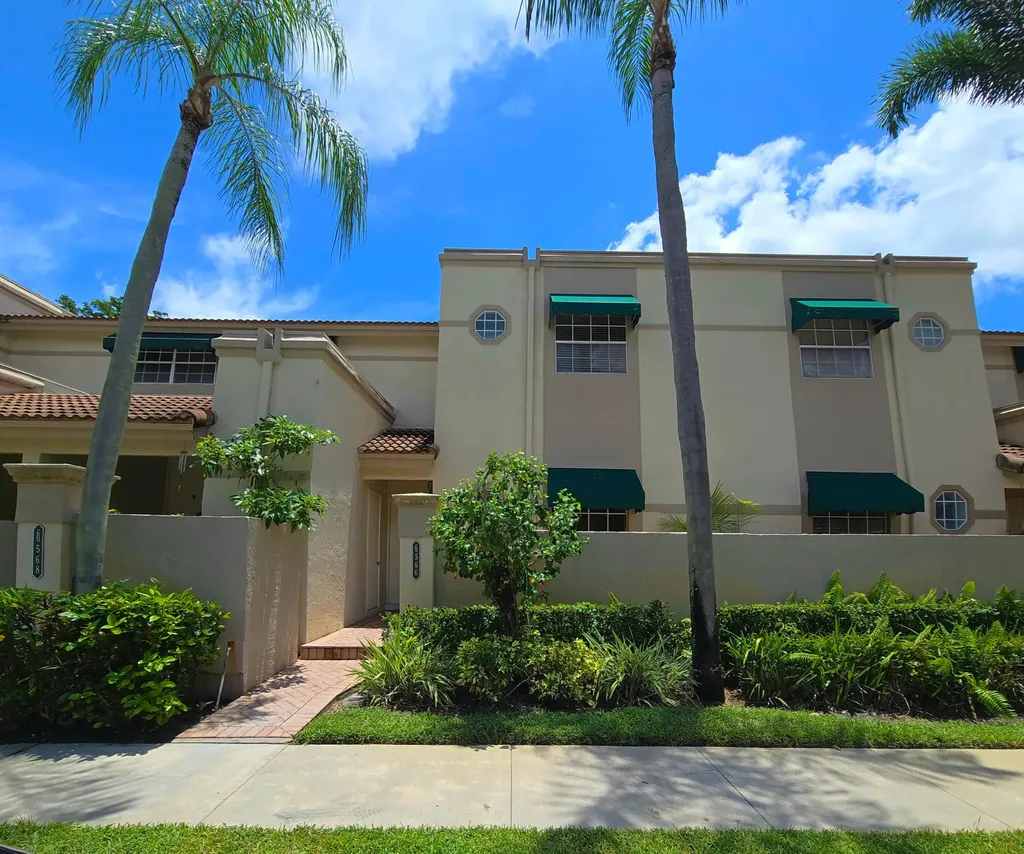 6566 Via Regina Boca Raton FL 33433