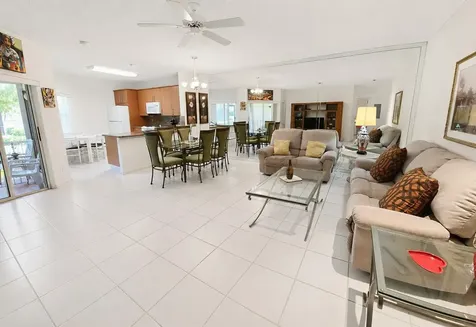6566 Via Regina Boca Raton FL 33433
