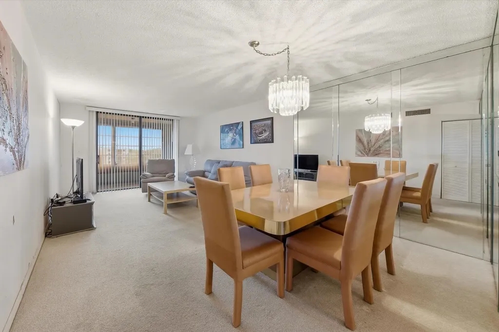 2860 Somerset Drive Lauderdale Lakes FL 33311