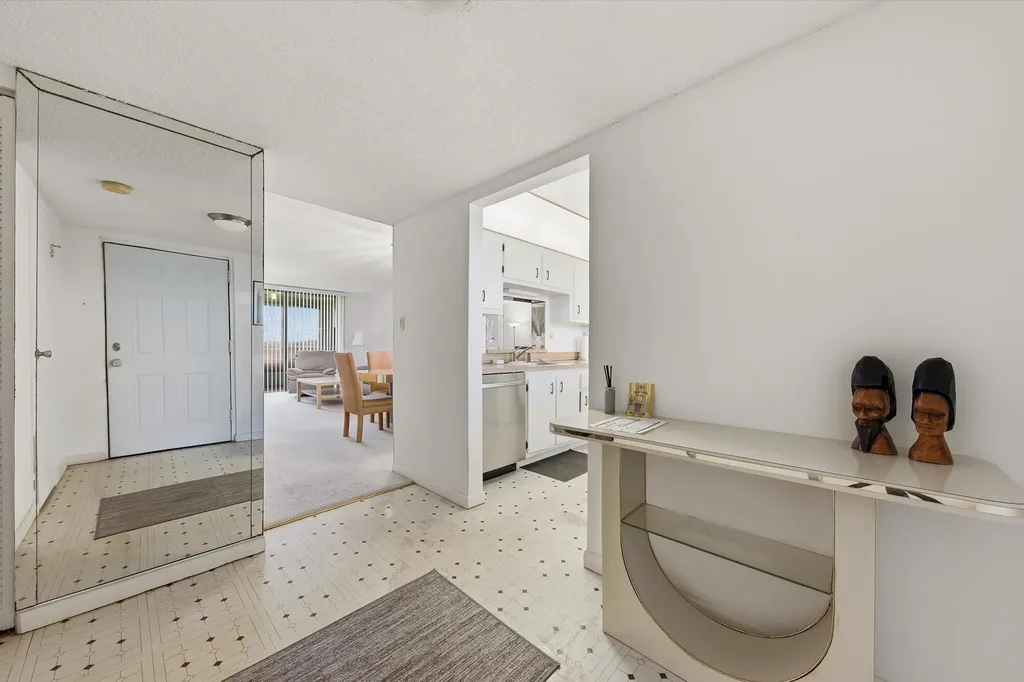 2860 Somerset Drive Lauderdale Lakes FL 33311