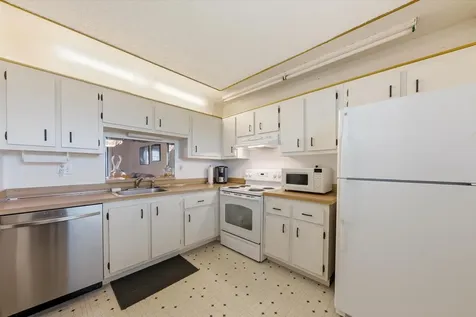 2860 Somerset Drive Lauderdale Lakes FL 33311