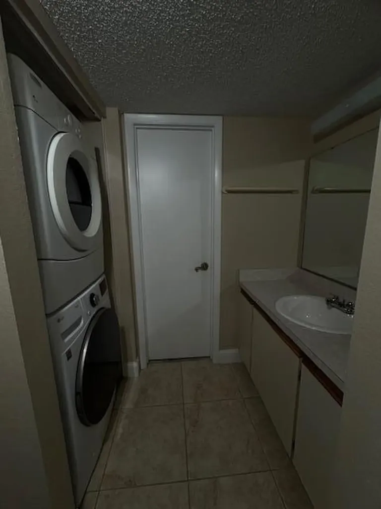 1536 SE Royal Green Circle Port St Lucie FL 34952
