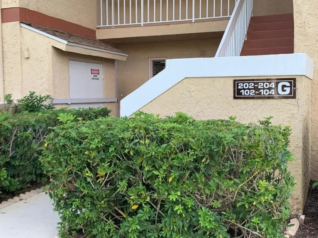 1536 SE Royal Green Circle Port St Lucie FL 34952