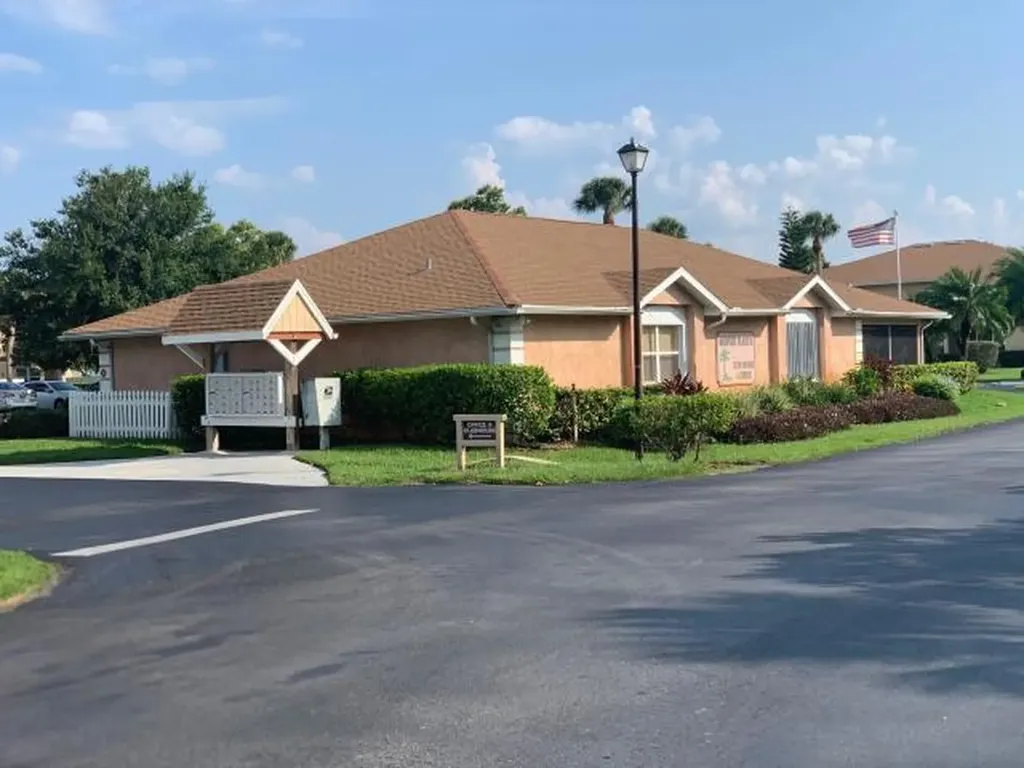 1536 SE Royal Green Circle Port St Lucie FL 34952