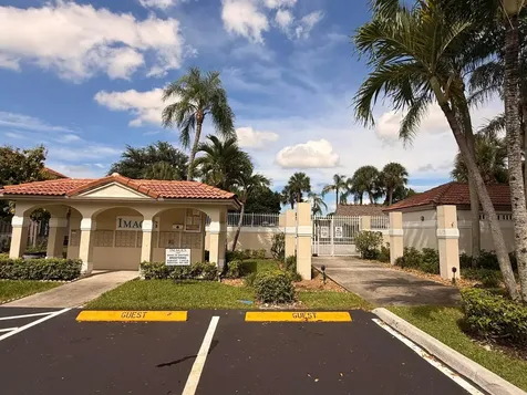 402 NW 108th Terrace Pembroke Pines FL 33026