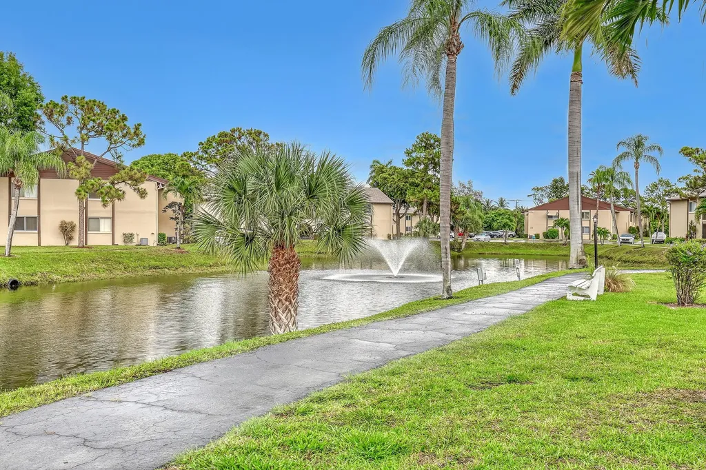 337 Pine Ridge Circle Greenacres FL 33463