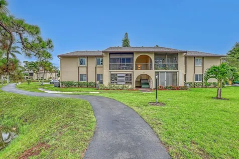 337 Pine Ridge Circle Greenacres FL 33463