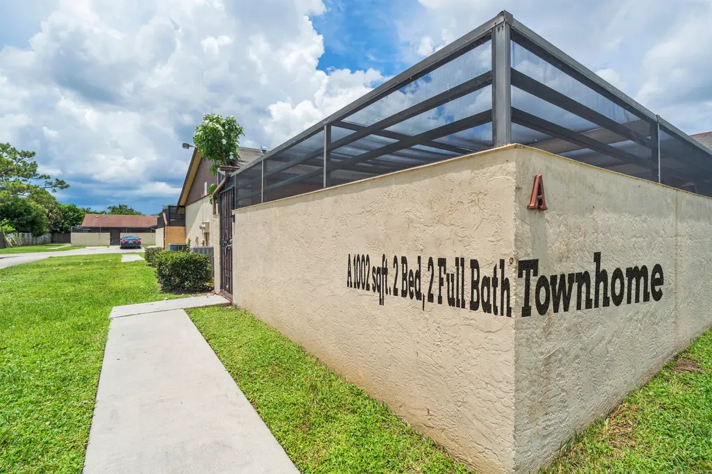 4757 Sunny Palm Circle West Palm Beach FL 33415
