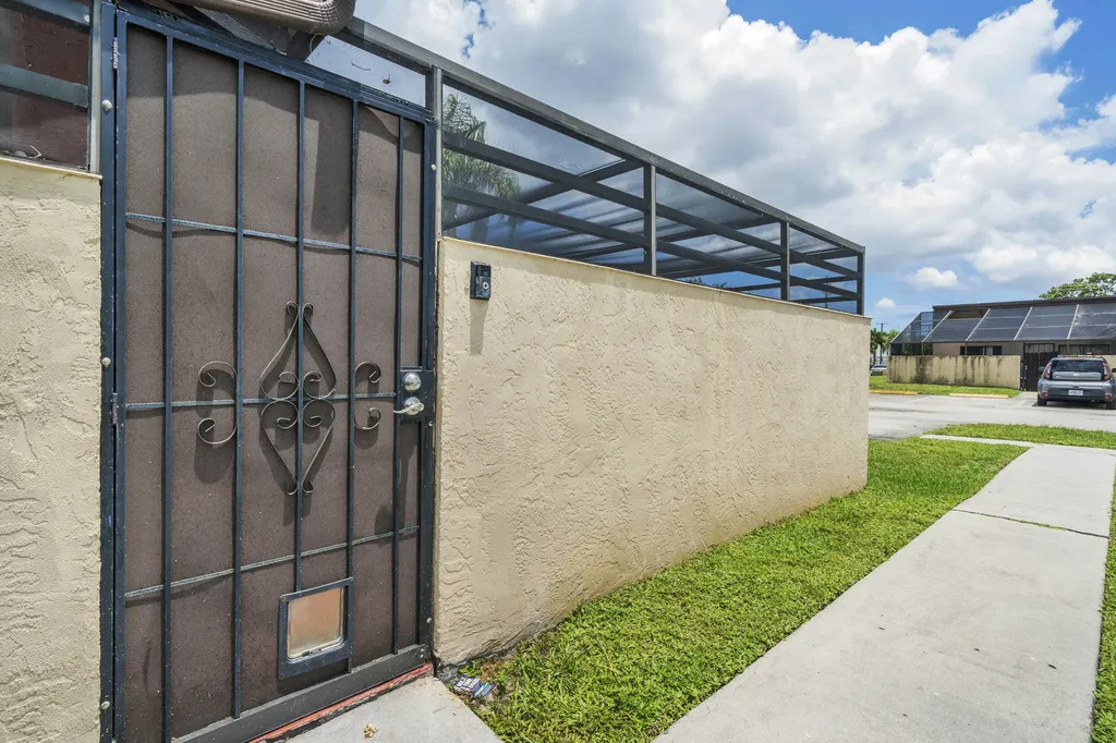 4757 Sunny Palm Circle West Palm Beach FL 33415