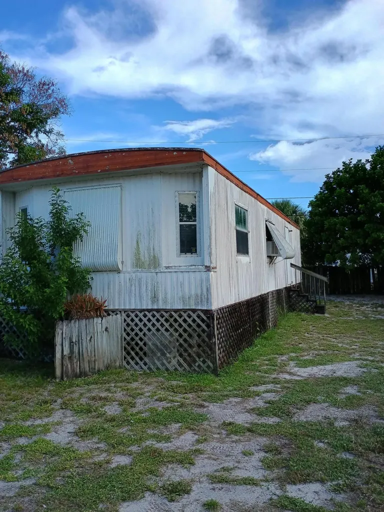 7930 SE Cactus Trail Hobe Sound FL 33455