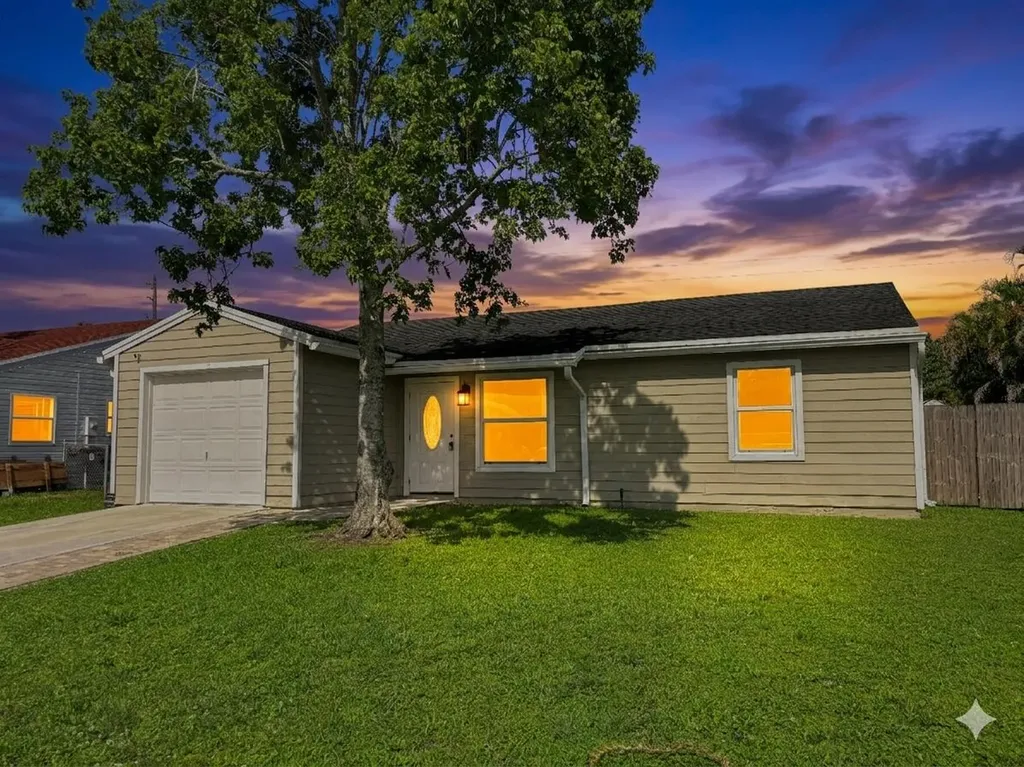 5258 Canal Circle W Lake Worth FL 33467